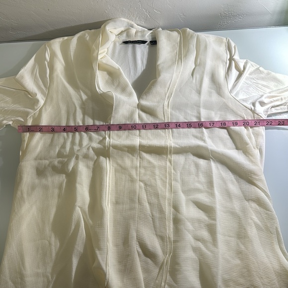 H by Halston cream chiffon drape twist front blouse size L - Picture 9 of 10